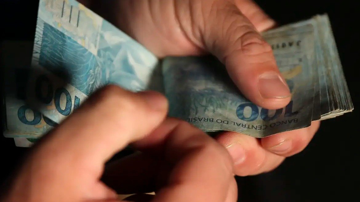Valores da restitui&ccedil;&atilde;o do Imposto de Renda 2026 come&ccedil;am a ser liberados para o primeiro lote. -  (crédito: Ag&ecirc;ncia Brasil)