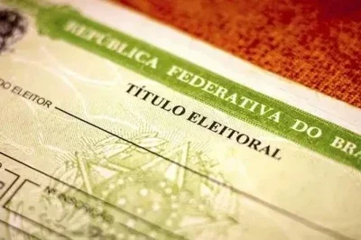Regularizar o t&iacute;tulo de eleitor evita uma s&eacute;rie de restri&ccedil;&otilde;es civis, como o impedimento de obter passaporte ou assumir cargos p&uacute;blicos. -  (crédito: Freepik)