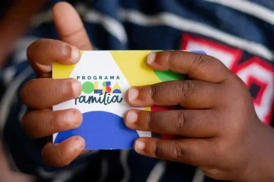 Cart&atilde;o do Bolsa Fam&iacute;lia, programa social que auxilia milh&otilde;es de benefici&aacute;rios. -  (crédito: Ag&ecirc;ncia Brasil)