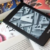 Kindle ou livro físico? Veja as vantagens de cada um na Book Friday - Reprodu&ccedil;&atilde;o / depositphotos.com bertys30