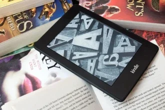Kindle ou livro físico? Veja as vantagens de cada um na Book Friday