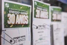 Mega-Sena 30 anos: 2 apostas levam R$ 168 mi; 45 mineiros acertam a quina