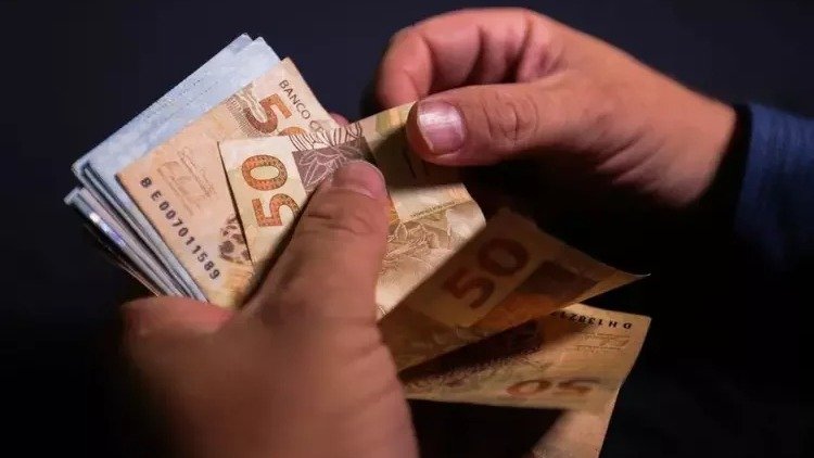 O abono salarial PIS/PASEP de 2026 j&aacute; est&aacute; dispon&iacute;vel para consulta e saque, oferecendo importante ajuda financeira aos trabalhadores. -  (crédito: Marcello Casal Jr/Ag&ecirc;ncia Brasil
)