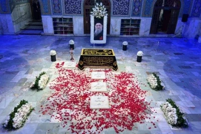 Ali Khamenei foi enterrado na sexta-feira (10/6), na cidade de Mashhad, após uma série de cerimônias fúnebres realizadas ao longo de seis dias entre o Irã e o Iraque  -  (crédito:  khamenei.ir/AFP)