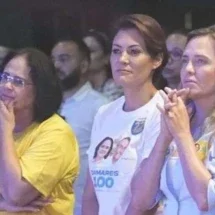 Michelle deve reforçar apoio a Flávio em palanque no DF, diz Damares - Reprodução