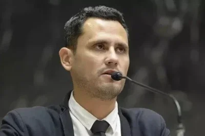 Senador Cleitinho Azevedo &eacute; uma das pe&ccedil;as que movimenta as Elei&ccedil;&otilde;es de 2026 em Minas Gerais -  (crédito: Guilherme Bergamini/ALMG)