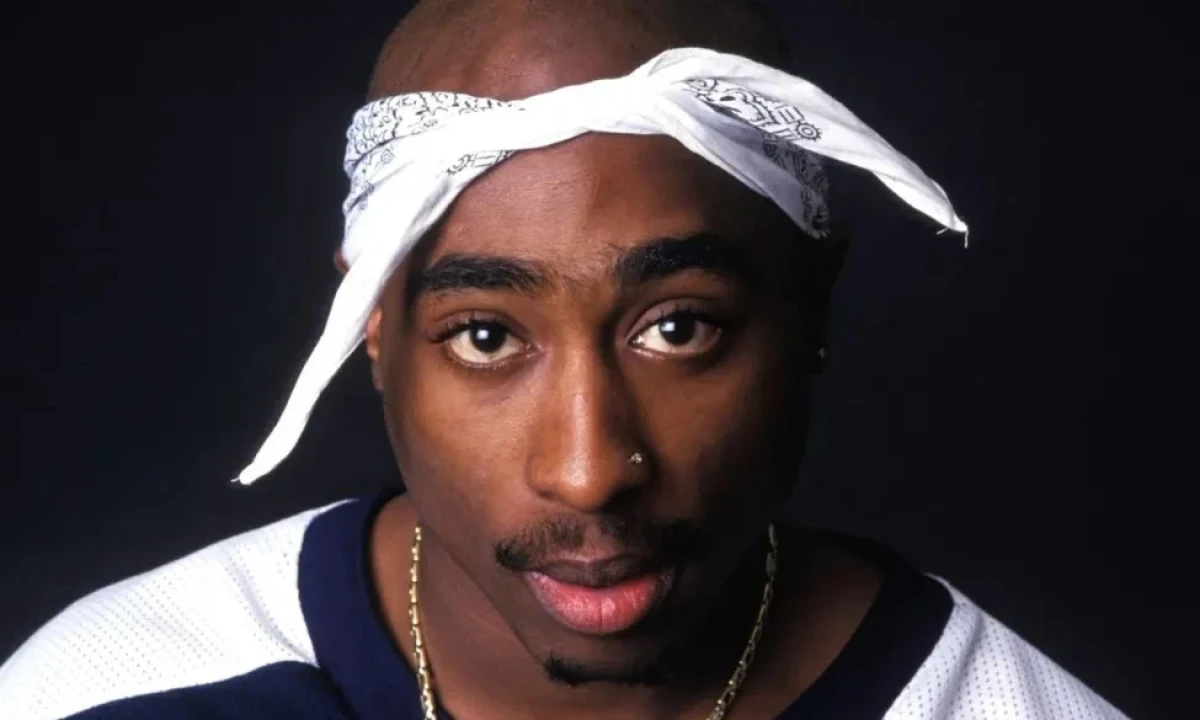 Tupac Shakur, o rapper cujo legado musical e ativista é reavaliado com o julgamento de seu assassinato - (crédito: Divulgação)