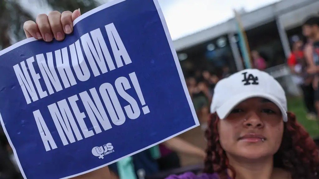 Manifesta&ccedil;&otilde;es contra o feminic&iacute;dio refor&ccedil;am a urg&ecirc;ncia do debate sobre a viol&ecirc;ncia contra a mulher no Brasil -  (crédito: Marcelo Camargo/Ag&ecirc;ncia Brasil)
