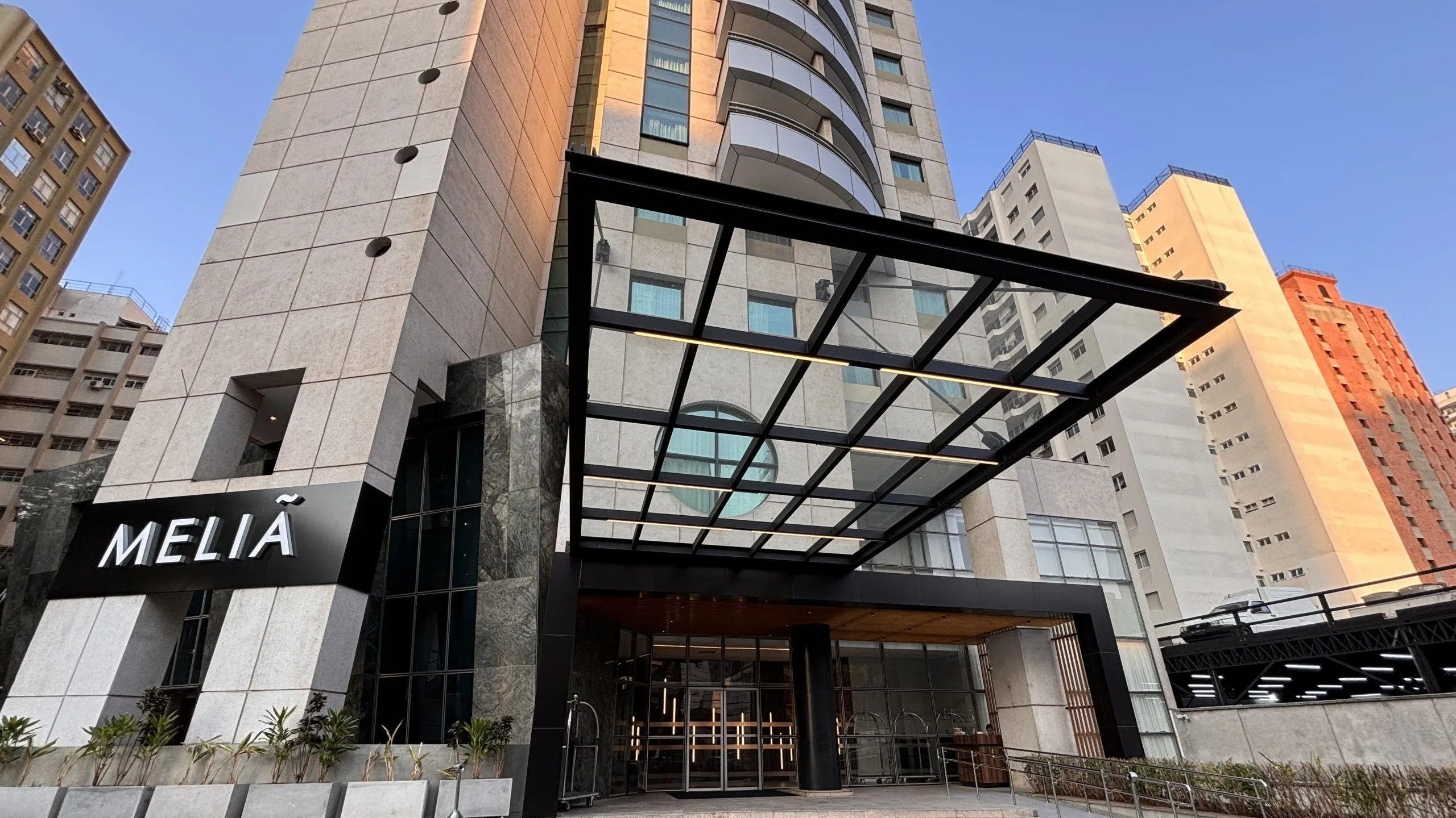 Fachada de um dos hot&eacute;is da Meli&aacute;, rede que projeta mais que dobrar sua presen&ccedil;a no Brasil -  (crédito: Divulga&ccedil;&atilde;o)