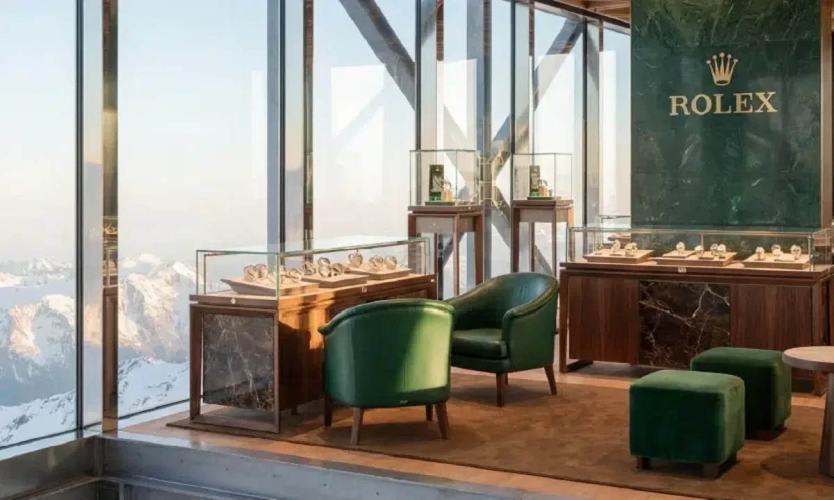 A Rolex abriu a boutique de rel&oacute;gios mais alta do mundo, na Torre Titlis, a 3.020 metros de altitude