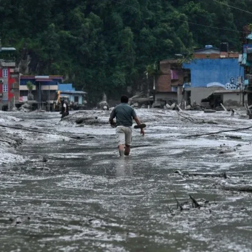 Itamaraty diz não haver vítimas brasileiras no Nepal; mortos passam de 160