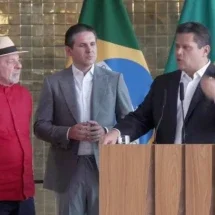  Alcolumbre anuncia esforço para votar fim da 6x1 e taxa das blusinhas - Reprodução 