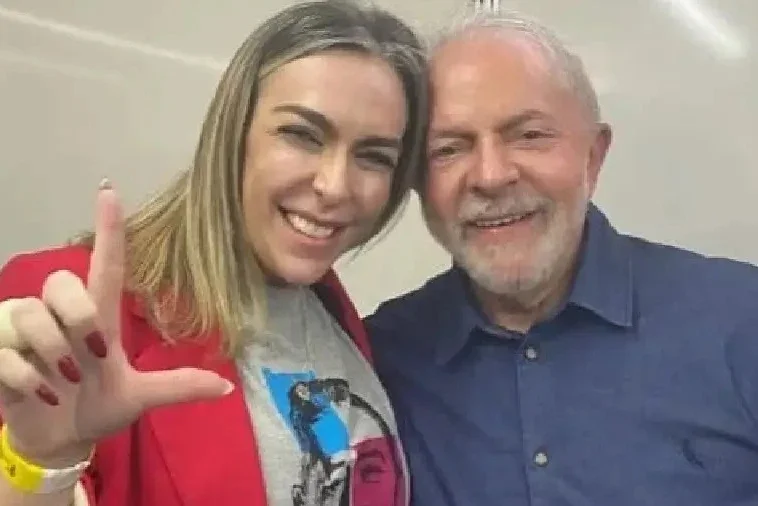 A foto de Lula e Roberta Luchsinger, usada por opositores para contestar o presidente -  (crédito: Reprodu&ccedil;&atilde;o/Instagram)