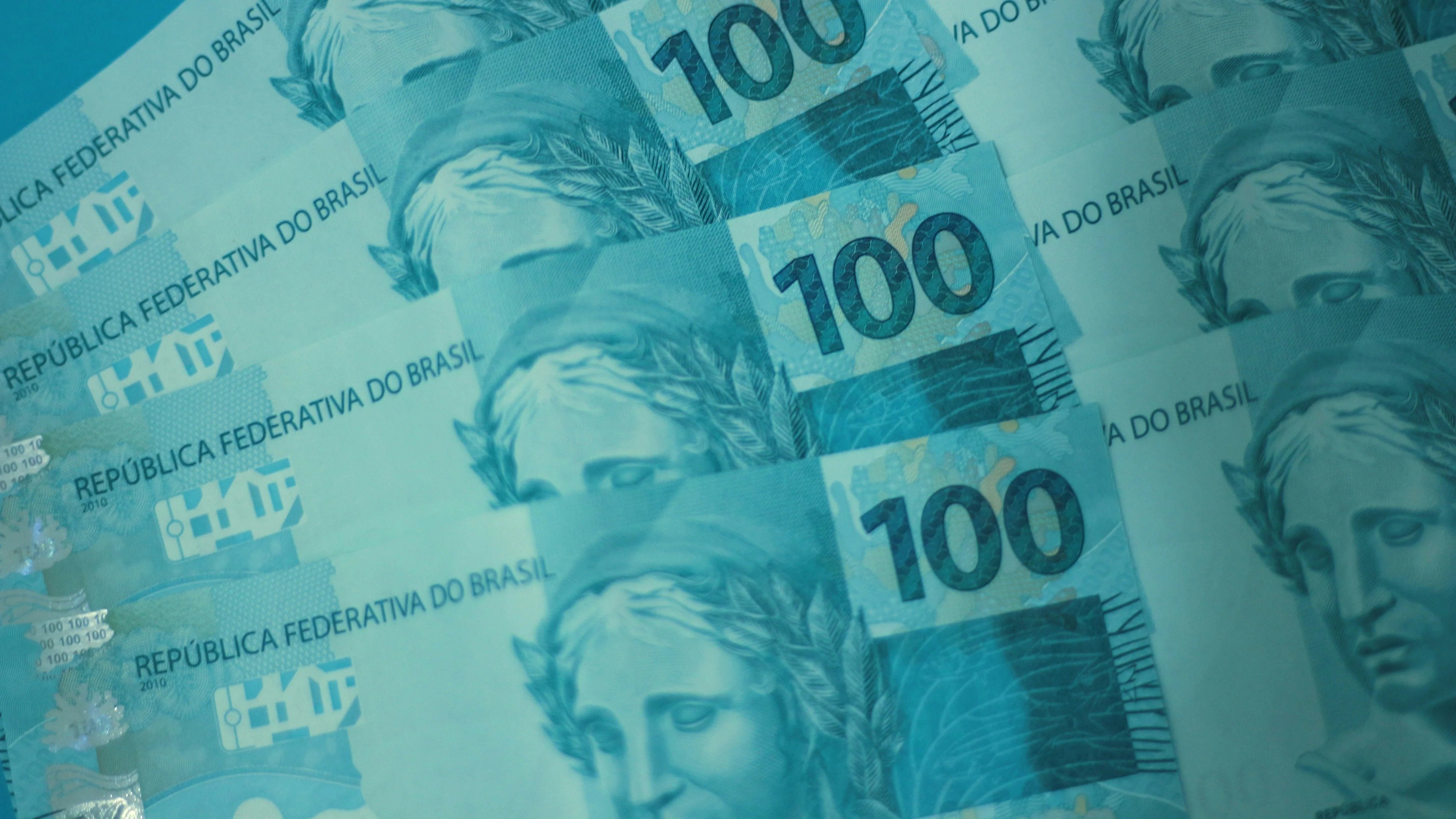 Com a restitui&ccedil;&atilde;o do Imposto de Renda, priorize quitar d&iacute;vidas, criar uma reserva de emerg&ecirc;ncia ou investir com sabedoria -  (crédito: Unsplash/ Daniel Dan)