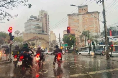 Dia de chuva em BH -  (crédito: Jair Amaral /EM/D.A.Press)