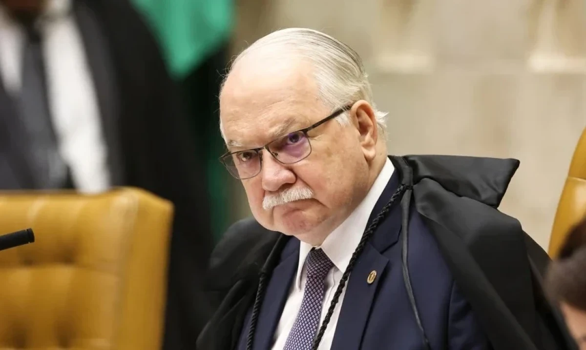 Ministro Edson Fachin busca dar transparência e legitimidade a investigações envolvendo magistrados do STF, em meio à crise institucional - (crédito: Alejandro Zambrana/STF)