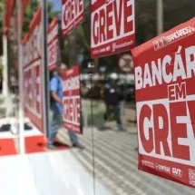 Clientes encontram agências da Caixa e do BB fechadas - Marcelo Camargo/Ag&ecirc;ncia Brasil