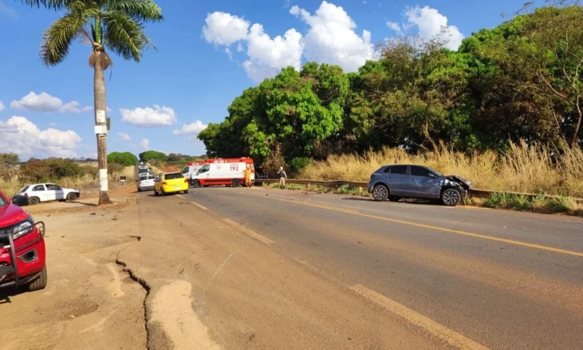 8 mortes e 151 acidentes são registrados em rodovias federais de Minas Gerais no feriado de 7 de setembro - (crédito: CBMMG/Divulgação)