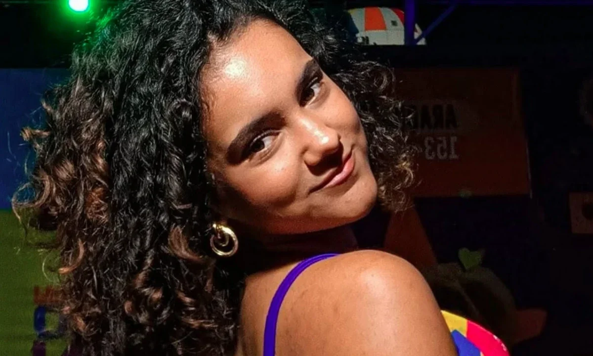 Ana Isa Sicupira, de 21 anos, foi morta pelo namorado com golpes de capacete em Conselheiro Lafaiete, na Região Central de Minas Gerais - (crédito: Reprodução/Redes sociais)