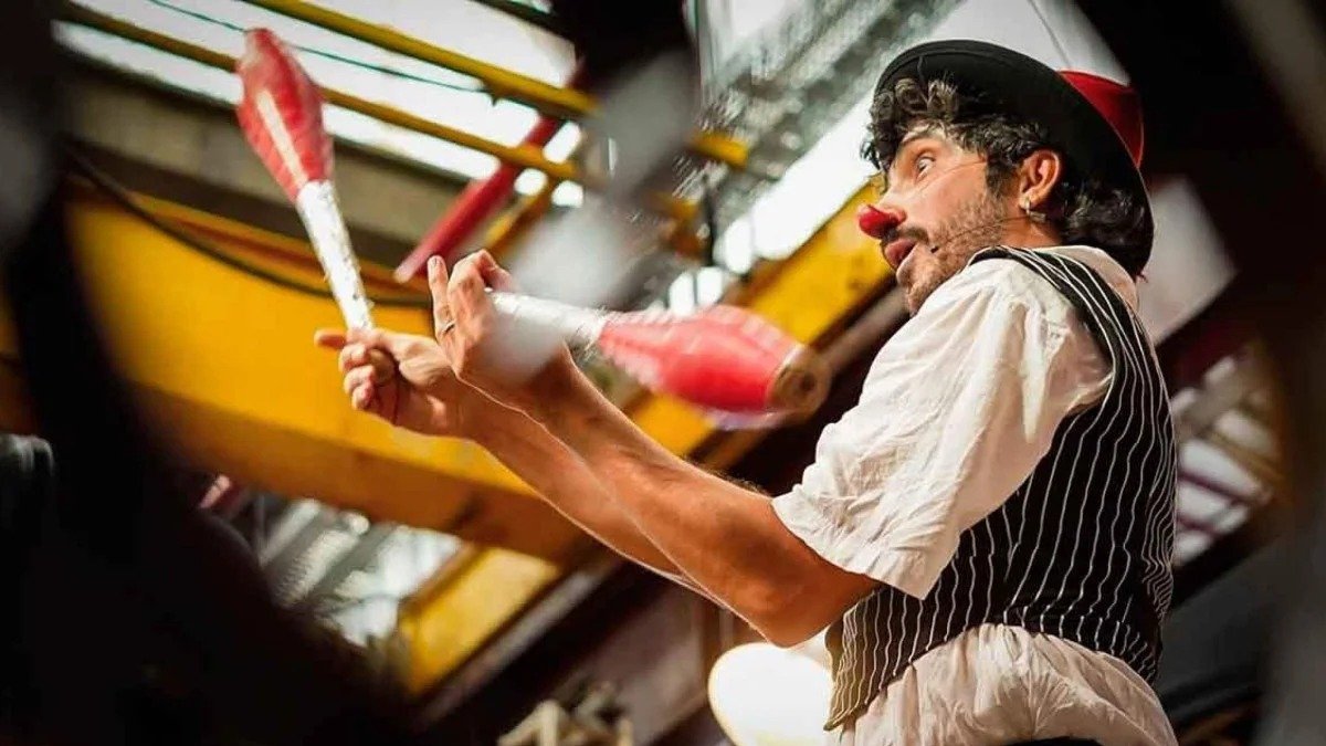 Projetos sociais usam a arte do malabarismo para estimular a concentra&ccedil;&atilde;o e a autoconfian&ccedil;a dos participantes -  (crédito: Circo do Sufoco/Divulga&ccedil;&atilde;o)