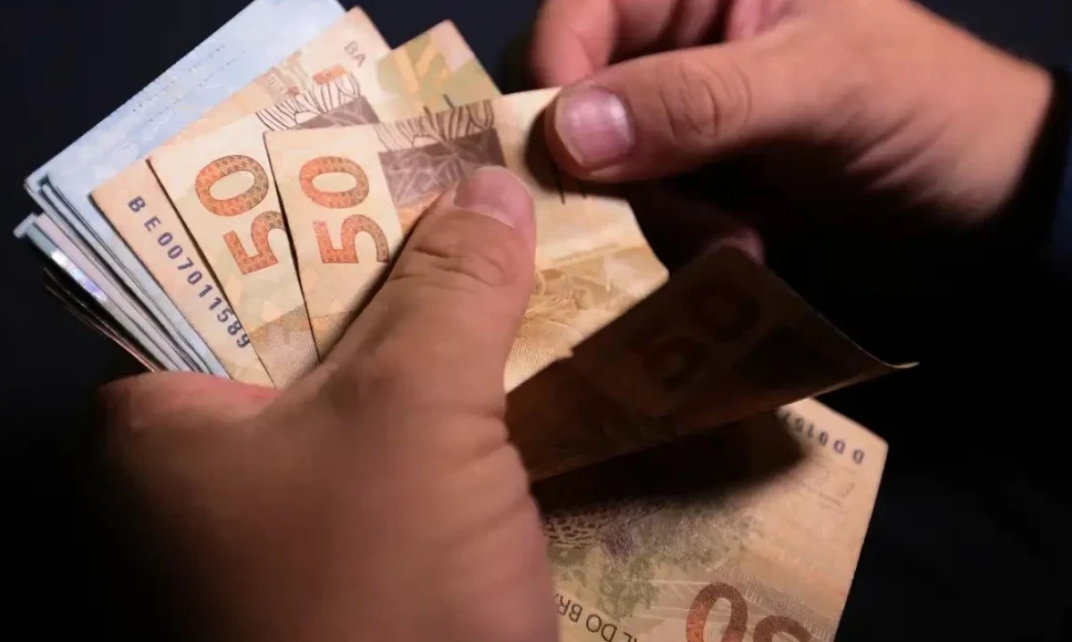 A segunda parcela do décimo terceiro salário será paga antecipadamente em 2026 para milhões de trabalhadores com carteira assinada - (crédito: Agência Brasil)