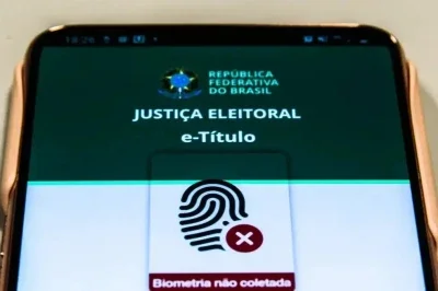 A mensagem "Biometria n&atilde;o coletada" no e-T&iacute;tulo indica a necessidade de documento f&iacute;sico para votar, conforme as regras eleitorais -  (crédito: Marcello Casal Jr / Ag&ecirc;ncia Brasil)