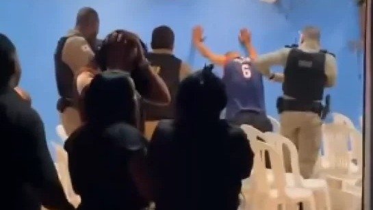 Acusado de feminic&iacute;dio foi preso dentro de uma igreja evang&eacute;lica ap&oacute;s confronto com a pol&iacute;cia em Nova Lima -  (crédito: Reprodu&ccedil;&atilde;o/Redes sociais)