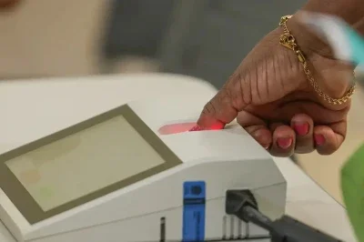 A biometria &eacute; um dos m&eacute;todos de seguran&ccedil;a para a identifica&ccedil;&atilde;o de eleitores durante o pleito eleitoral -  (crédito: Jo&eacute;dson Alves / Ag&ecirc;ncia Brasil)