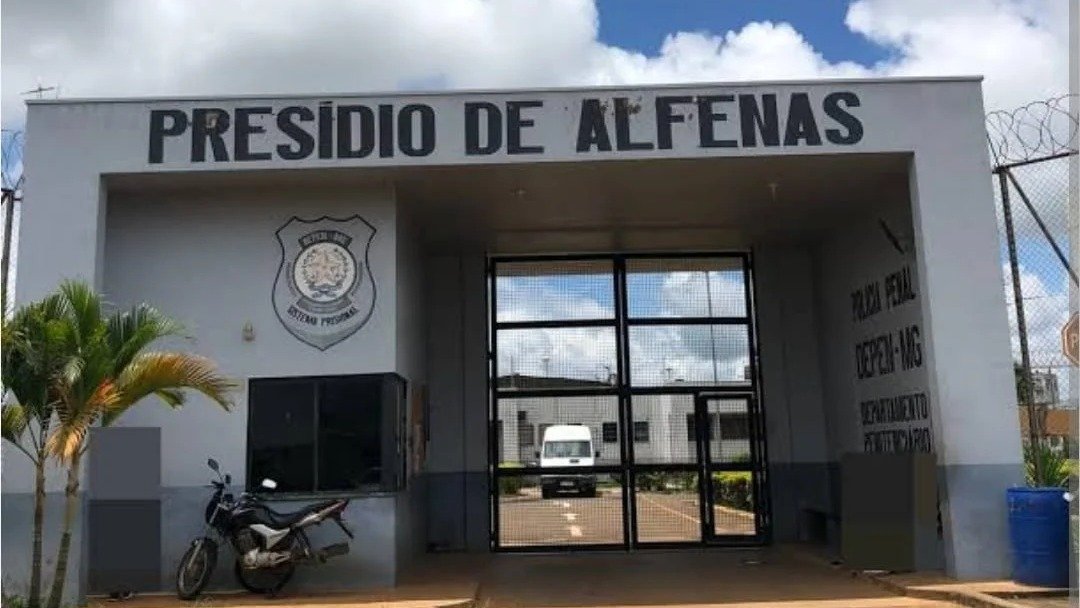 Entrada do Pres&iacute;dio de Alfenas, cuja interdi&ccedil;&atilde;o parcial foi solicitada pelo Minist&eacute;rio P&uacute;blico devido &agrave; superlota&ccedil;&atilde;o. -  (crédito: Reprodu&ccedil;&atilde;o)