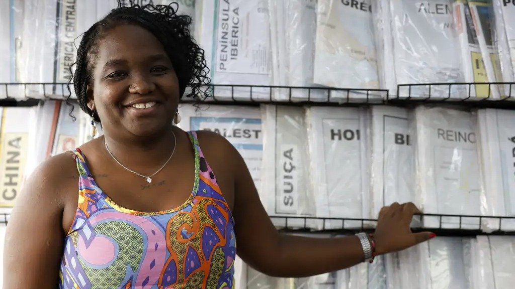 O sorriso de uma trabalhadora ilustra o otimismo com a nova legisla&ccedil;&atilde;o que busca garantir mais descanso e qualidade de vida -  (crédito: Fernando Fraz&atilde;o/Ag&ecirc;ncia Brasil)