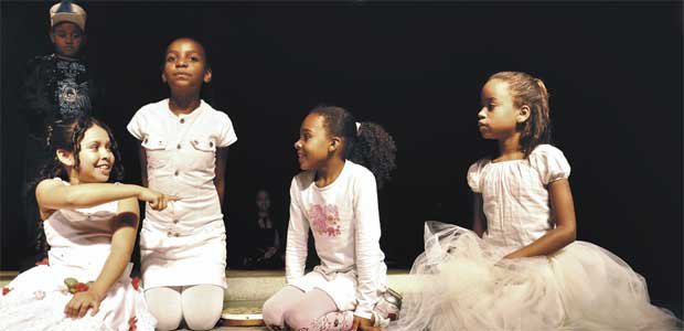 Teatro auxilia no desenvolvimento humano e transformação social na capital - Casa do Beco/Divulgação 