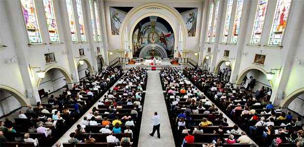 Cinquentenária, Igreja Nossa Senhora do Carmo, em BH, guarda relíquias - Marcos Michelin/EM/D.A Press