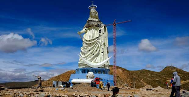 Bolívia inaugura estátua que é mais alta que Cristo Redentor - REUTERS/David Mercado