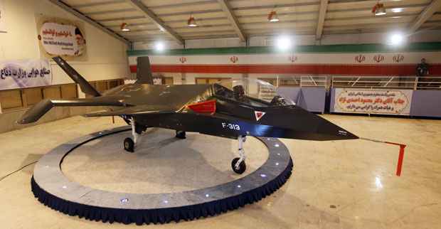 Irã revela novo avião de combate futurista - YOUNES KHANI / MEHR NEWS / AFP