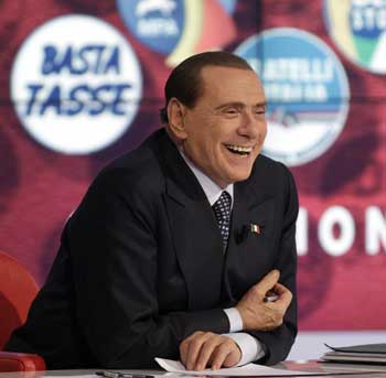 Berlusconi dá entrevista polêmica antes de eleição - REUTERS/Remo Casilli 