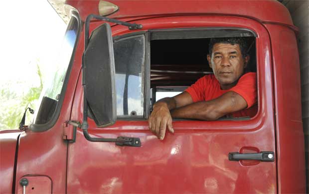 Motoristas de veículos de cargas denunciam falta de policiamento e encaram rotina de roubos - Maria Tereza Correa/EM DA Press