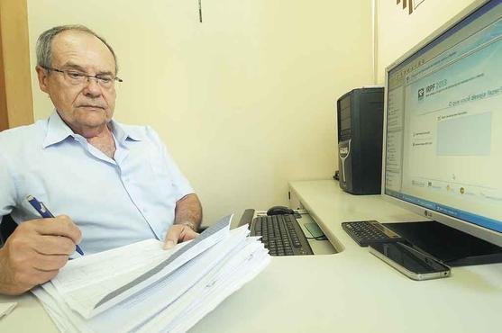 Hora de ganhar dinheiro com as declarações do Imposto de Renda - Cristina Horta/EM/D.A Press