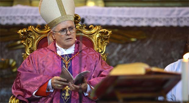 Cotado para suceder Bento XVI, dom Odilo Scherer celebra missa em Roma - AFP PHOTO / GABRIEL BOUYS 