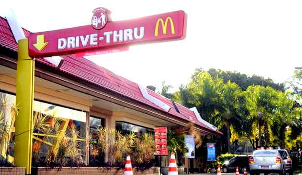 Justiça determina que McDonald's deixe funcionários levar comida de casa e regularize jornada móvel - Rafael Ohana