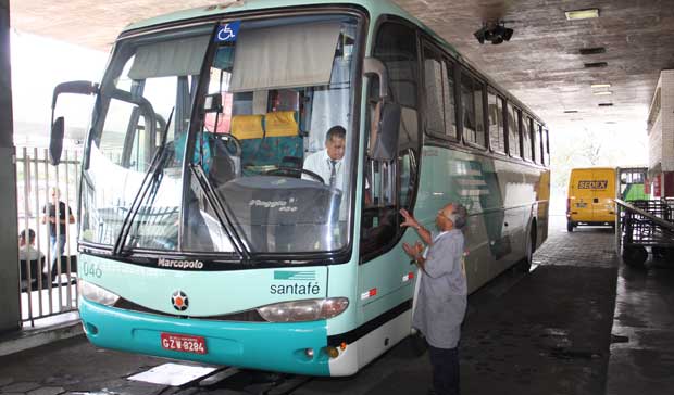 Operação conjunta fiscaliza as condições de ônibus do transporte regular em MG - Edesio Ferreira/EM DA Press