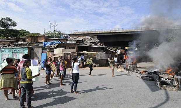 Manifestação de moradores da Vila Paz fecha Anel Rodoviário por duas horas  - Jair Amaral/EM/DA Press