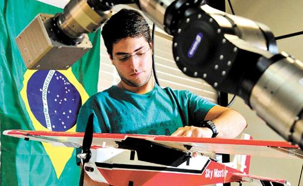 Estudante de Brasília vence desafio e será primeiro civil brasileiro a ir para o espaço - EDILSON RODRIGUES / CB / DA PRESS