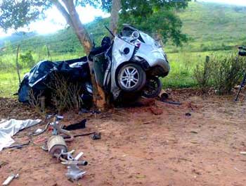 Comerciante e vendedor morrem em grave acidente na MG-425 - Portal Caparaó