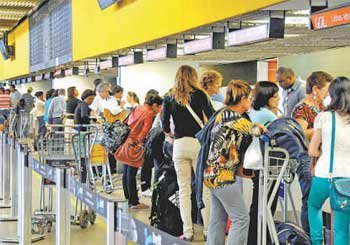 Puxadinho de Confins está ameaçado outra vez - BETO NOVAES/EM/D.A PRESS - 20/5/13