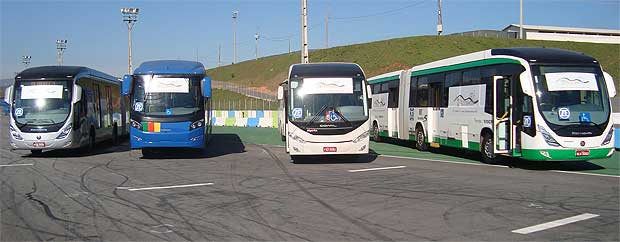 Ônibus do BRT "desfilam" no Mega Space - Bruno Freitas / E.M / D.A Press 