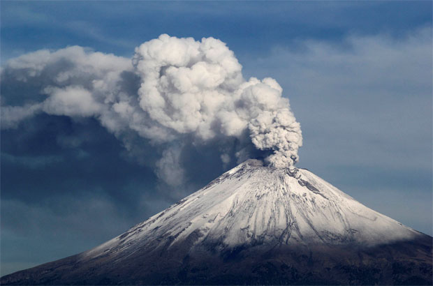 Vulcão Popocatépetl emite gases e vapores e deixa o México em alerta - REUTERS/Imelda Medina 