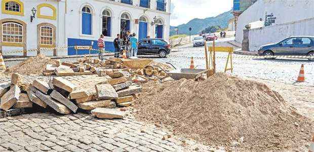 MP exige piso de praça reparado em cinco dias em Ouro Preto - Nadia Nunes Lage/Arquivo pessoal