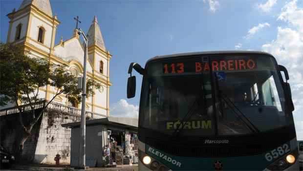Ônibus continuam a abalar patrimônio histórico - Cristina Horta/EM/D.A Press
