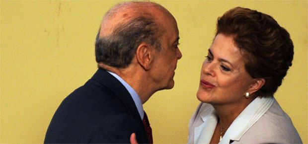 Dilma e Serra atrasam apoio do PSD à reeleição - Antônio Cruz/Abr  - 25/05/2010