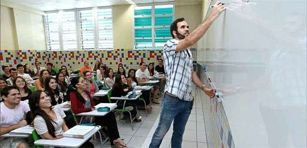 Enem 2013 exige preparo dos alunos por ser extensa e é considerada a mais técnica - Edésio Ferreira/EM/D.A Press